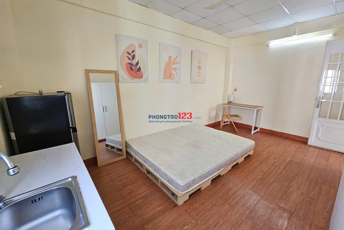 Cho Thuê Phòng Cửa Sổ Trời - Full Nội Thất - Thoáng Mát - Ngay Chợ Hoàng Hoa Thám