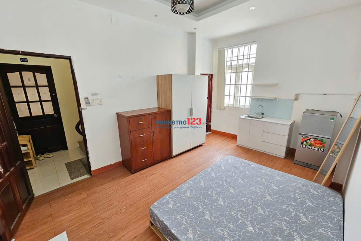 Cho Thuê Phòng Cửa Sổ Trời - Full Nội Thất - Thoáng Mát - Ngay Chợ Hoàng Hoa Thám