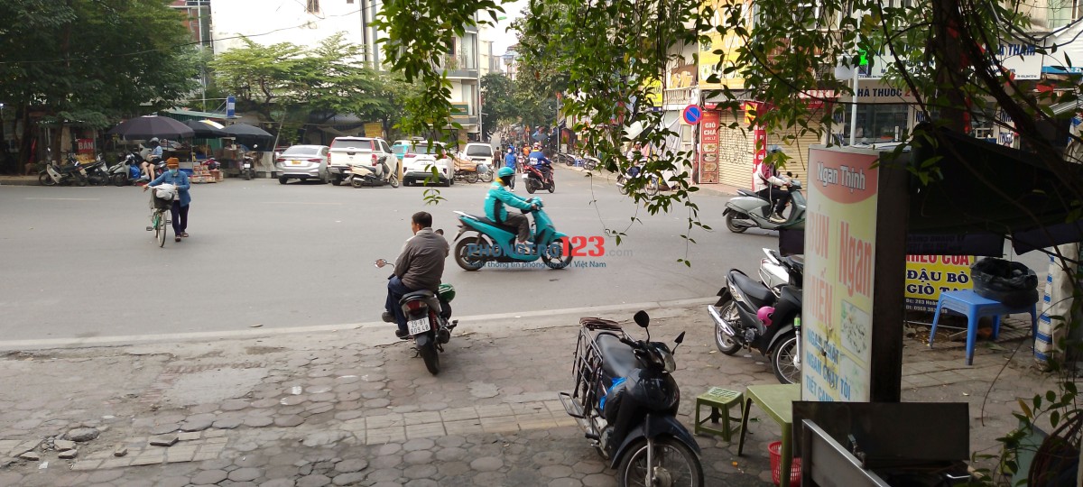 Chính chủ cho thuê mặt bằng 30m² tầng 1 mặt đường Hoàng Hoa Thám