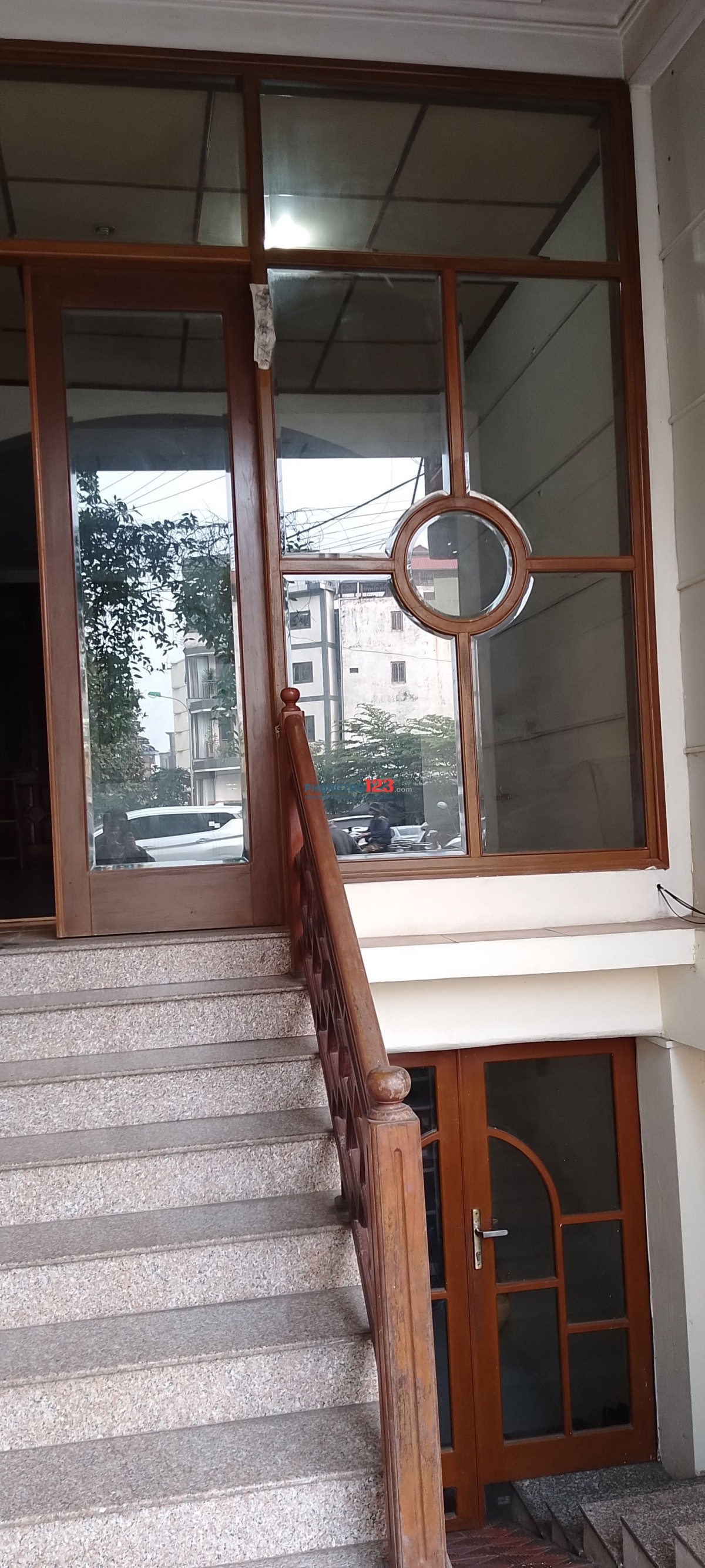 Chính chủ cho thuê mặt bằng 30m² tầng 1 mặt đường Hoàng Hoa Thám