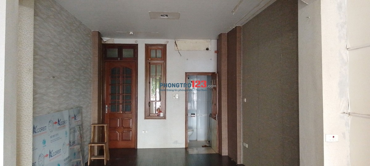 Chính chủ cho thuê mặt bằng 30m² tầng 1 mặt đường Hoàng Hoa Thám