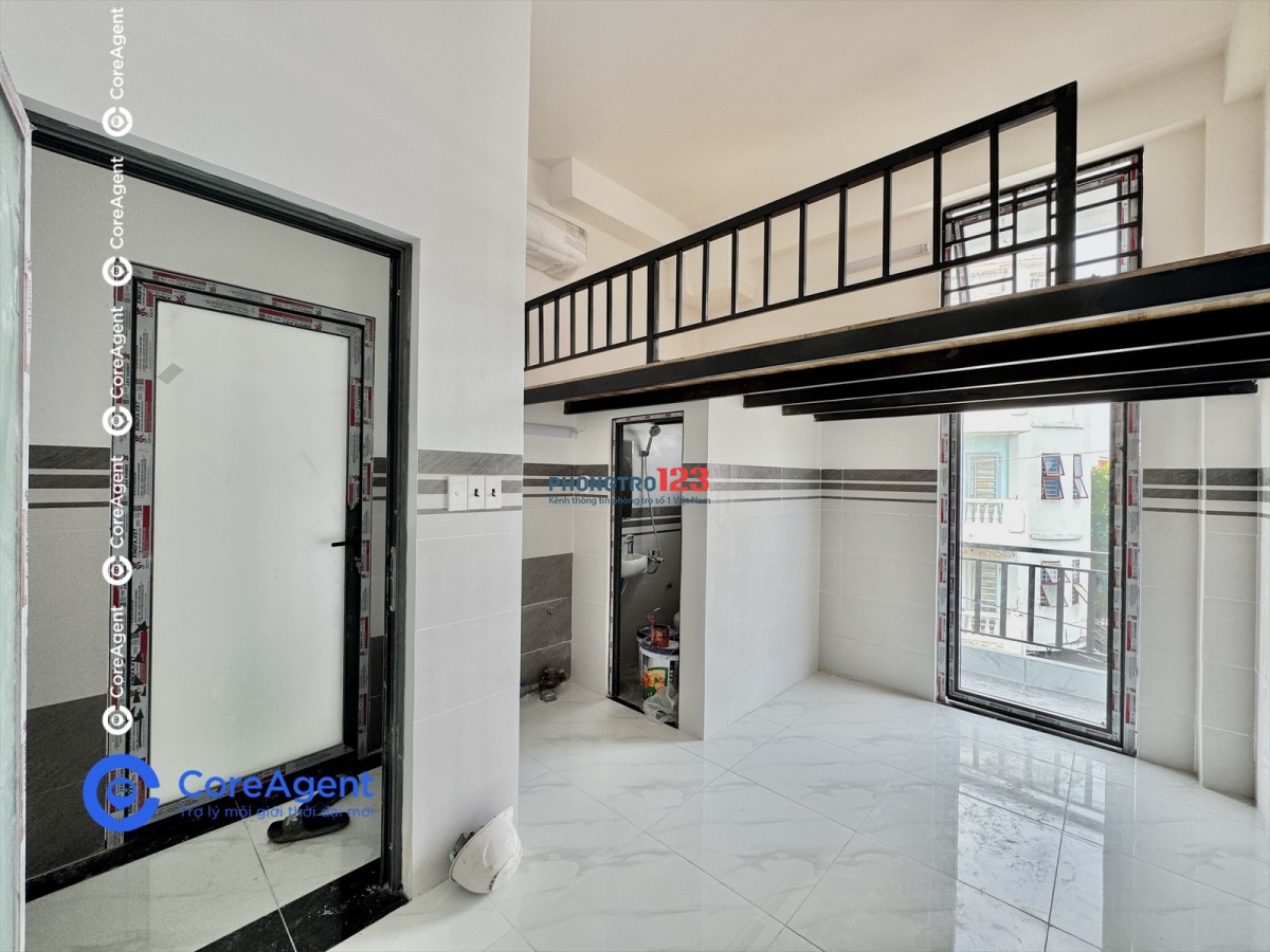 Ban công mới xây - Đỗ Xuân Hợp - Gần ngã tư Bình Thái