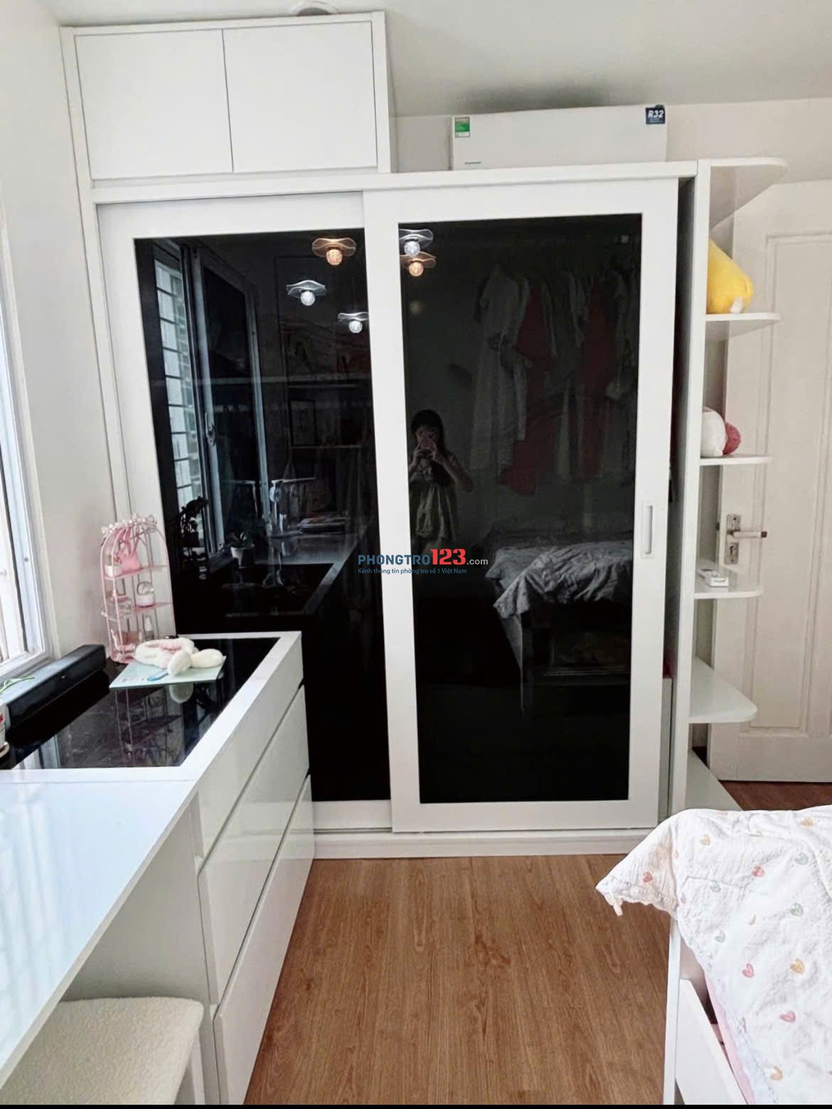 C/c Oriental Plaza, TP, 110m2, Căn Góc, 3PN, 2WC, Nội thất, giá 15tr5/th