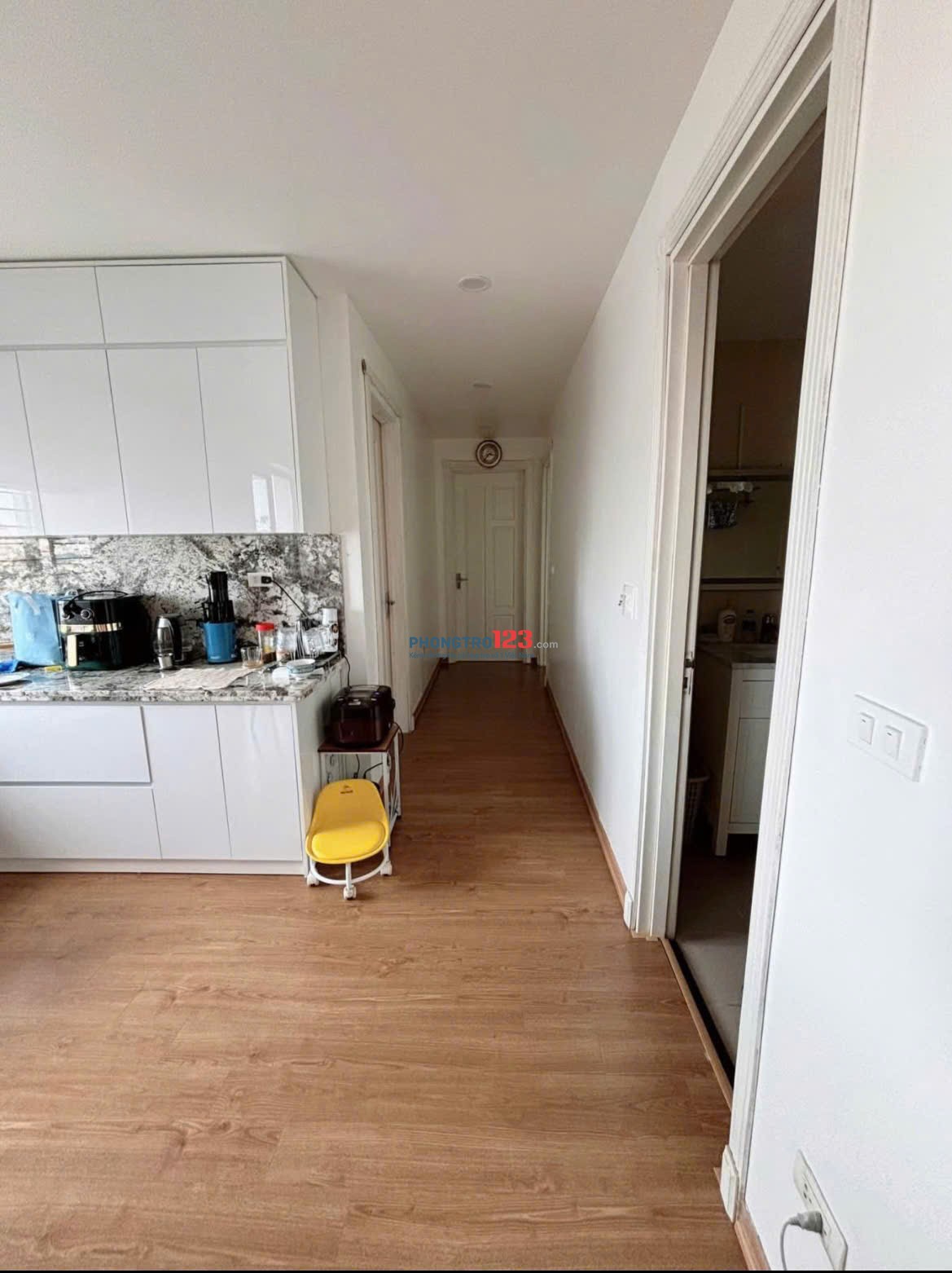 C/c Oriental Plaza, TP, 110m2, Căn Góc, 3PN, 2WC, Nội thất, giá 15tr5/th