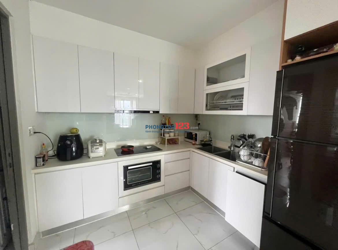 Căn góc, 3PN, 2WC, C/c Babylon, Âu Cơ, TP, 110m2, Nội thất, 15tr/tháng.