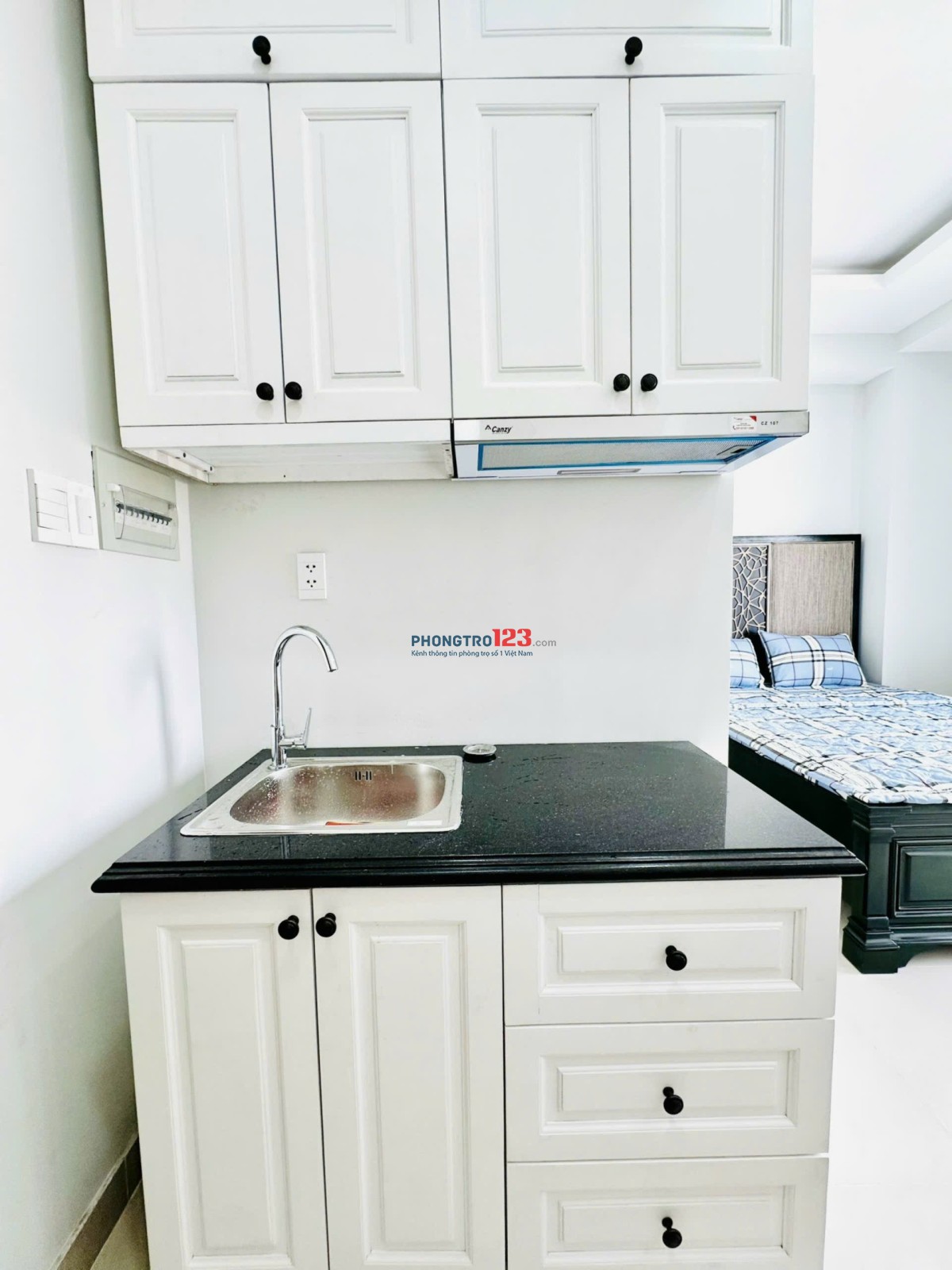 CHO THUÊ CĂN HỘ DỊCH VỤ FULL NỘI THẤT BAN CÔNG LỚN NẰM NGAY TRUNG TÂM BÌNH GẦN NGÃ TƯ HÀNG XANH