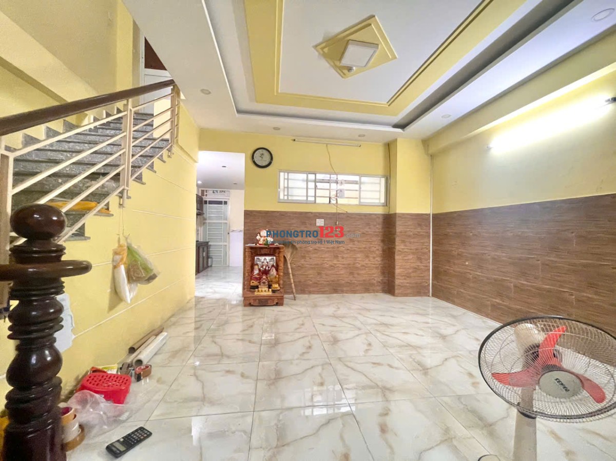 CHO THUÊ MẶT BẰNG KINH DOANH RỘNG 150M² – GẦN SÂN BAY – CÓ SÂN ĐỂ Ô TÔ