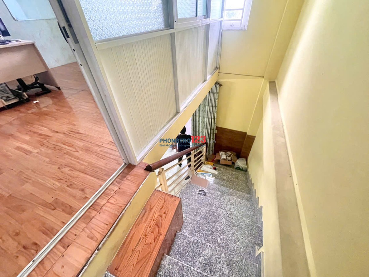 CHO THUÊ MẶT BẰNG KINH DOANH RỘNG 150M² – GẦN SÂN BAY – CÓ SÂN ĐỂ Ô TÔ