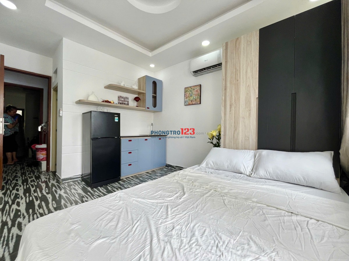 Cho thuê căn hộ dịch vụ tại trung tâm quận 1.