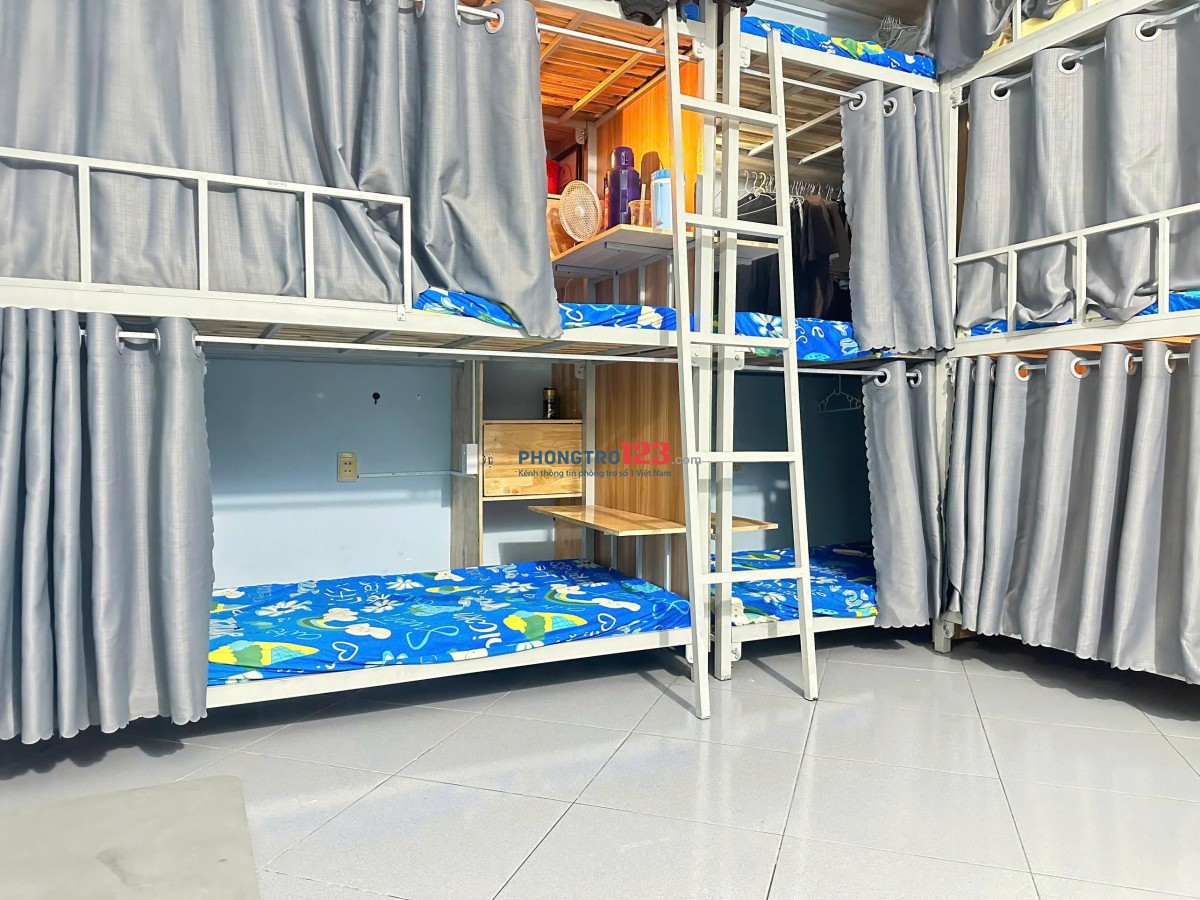 KTX SẠCH SẼ - AN NINH NẰM TRONG VỊ TRÍ TRUNG TÂM GÒ VẤP - CÁCH TRƯỜNG ĐH CÔNG NGHIỆP CS1 2-3P ĐI XE