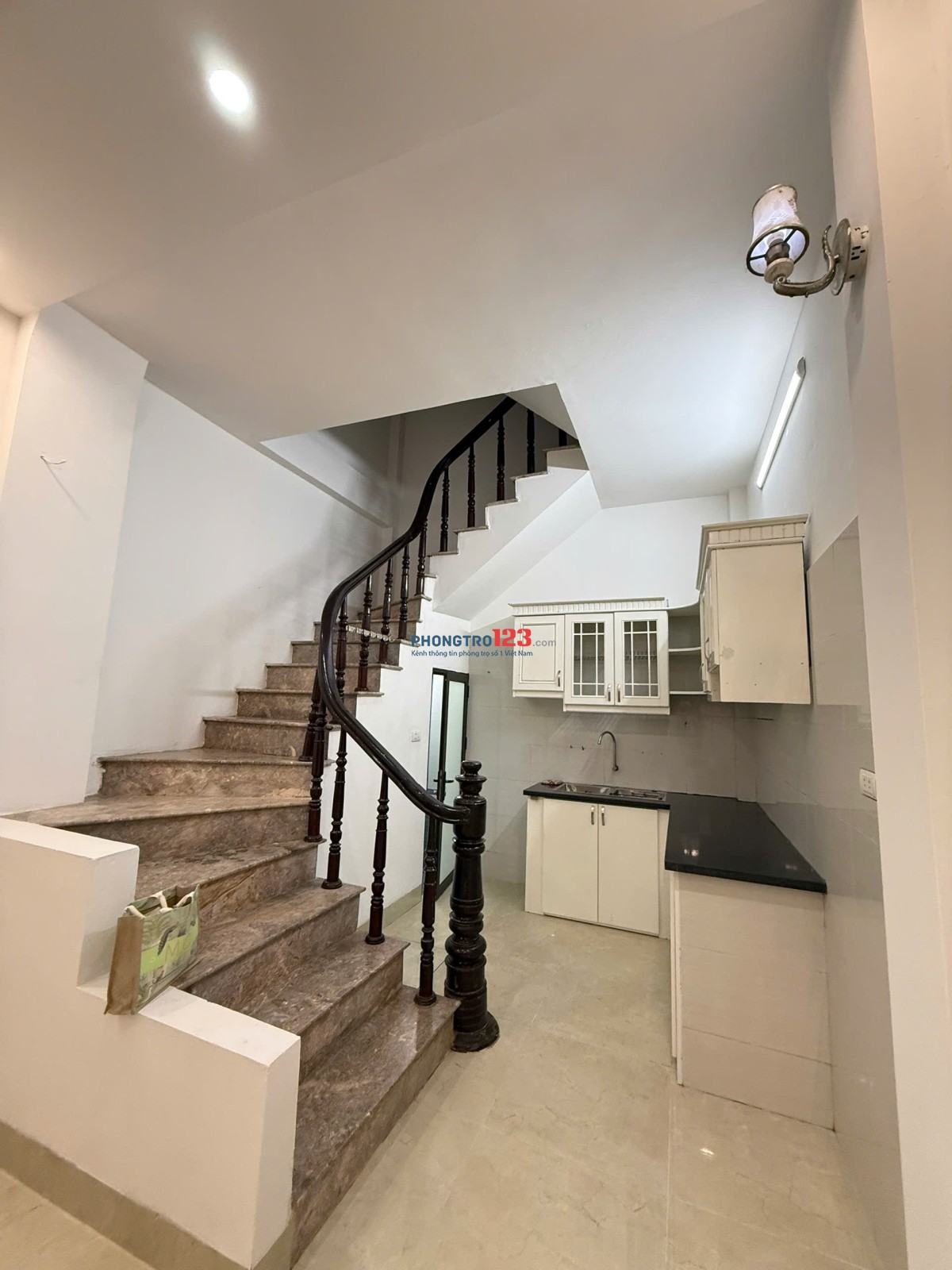 cho thuê nha nguyên căn tai 254D Minh Khai , Mai Động , Hà Nôi . 0907046556