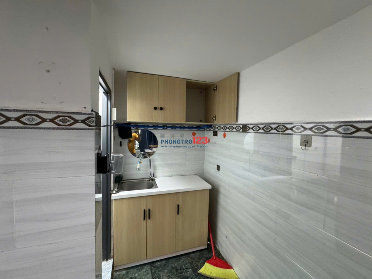 Phòng trọ rộng có đủ nội thất ở ngay chợ Tân Hương