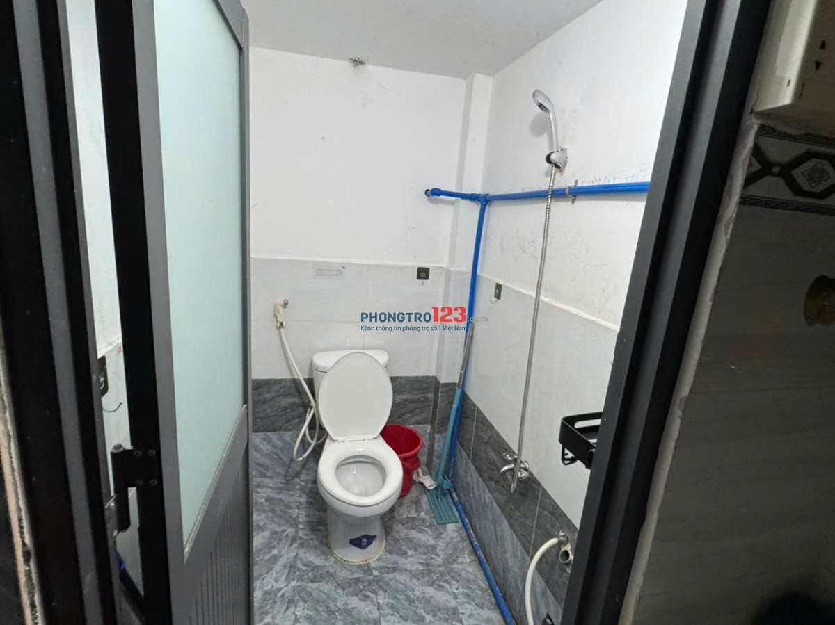 Phòng trọ rộng có đủ nội thất ở ngay chợ Tân Hương