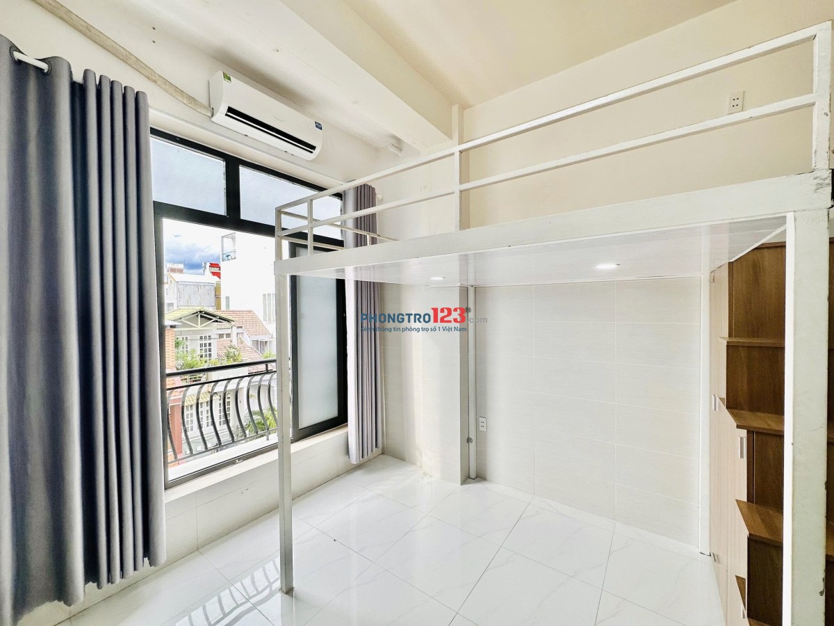 Phòng Trọ Bình Thạnh Có Gác. Ban công gần Ngã Tư Hàng Xanh, Hutech, Gtvt, Ftu2