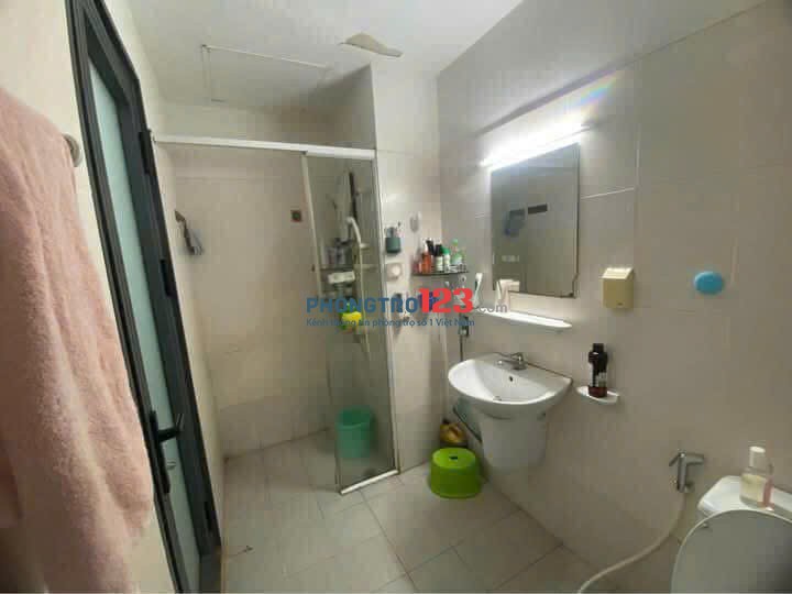 Căn hộ Nam Kỳ Khởi Nghĩa, 97m2, 2 Phòng ngủ, 1 Tolet, 11tr/th. Thang Bộ.