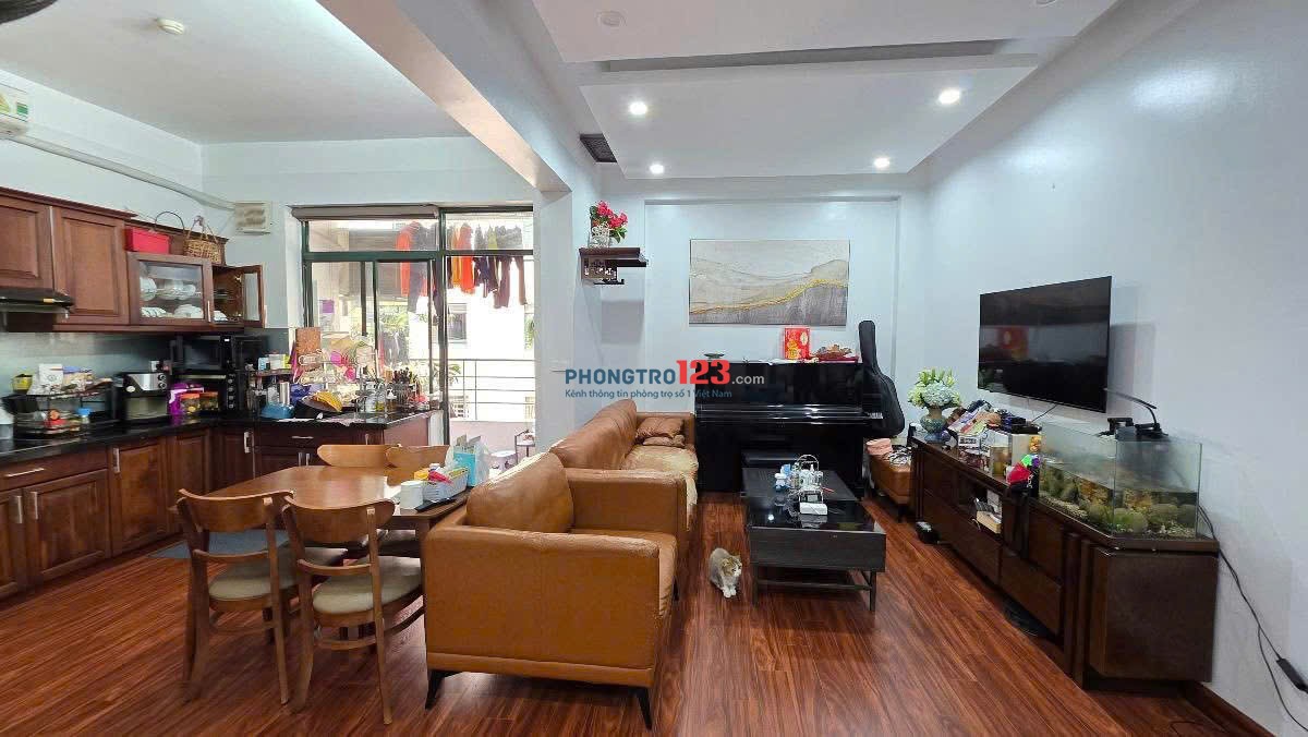 C/c Phó Cơ Điều, Căn Góc, Q11, 130m2, 3PN, 2WC, Nội thất, 10tr/tháng.