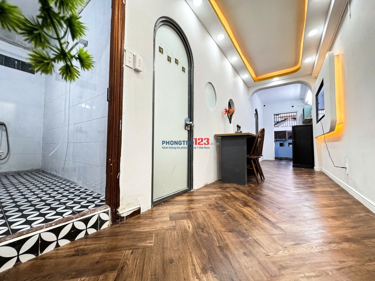 Trống sẵn căn hô ban công - Cộng Hòa, Tân Bình. Gần etown cộng hòa Quận Tân Bình