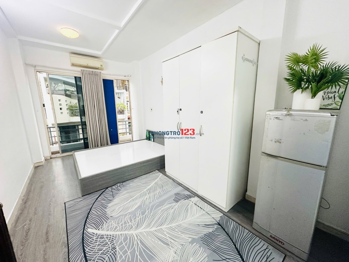 CHO THUÊ PHÒNG BAN CÔNG 22m2 , Full Nội THẤT - NGAY ĐƯỜNG BA THÁNG HAI Q10 - GẦN TOÀ NHÀ VIETTEL