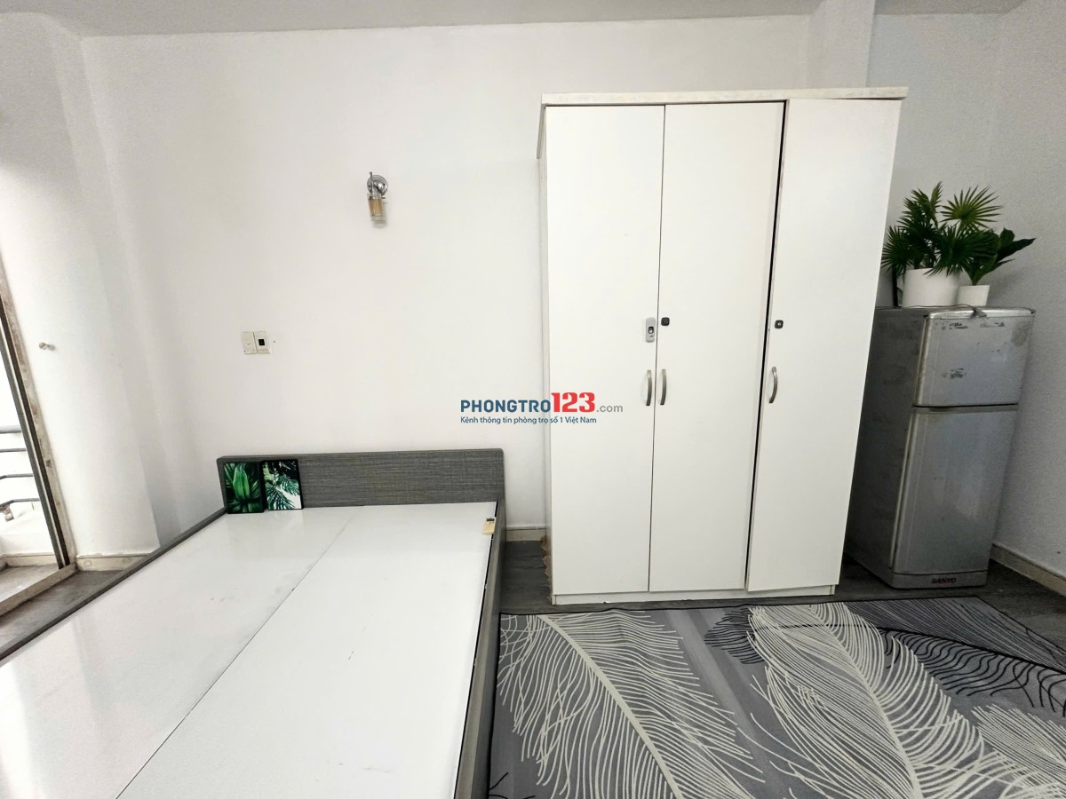 CHO THUÊ PHÒNG BAN CÔNG 22m2 , Full Nội THẤT - NGAY ĐƯỜNG BA THÁNG HAI Q10 - GẦN TOÀ NHÀ VIETTEL