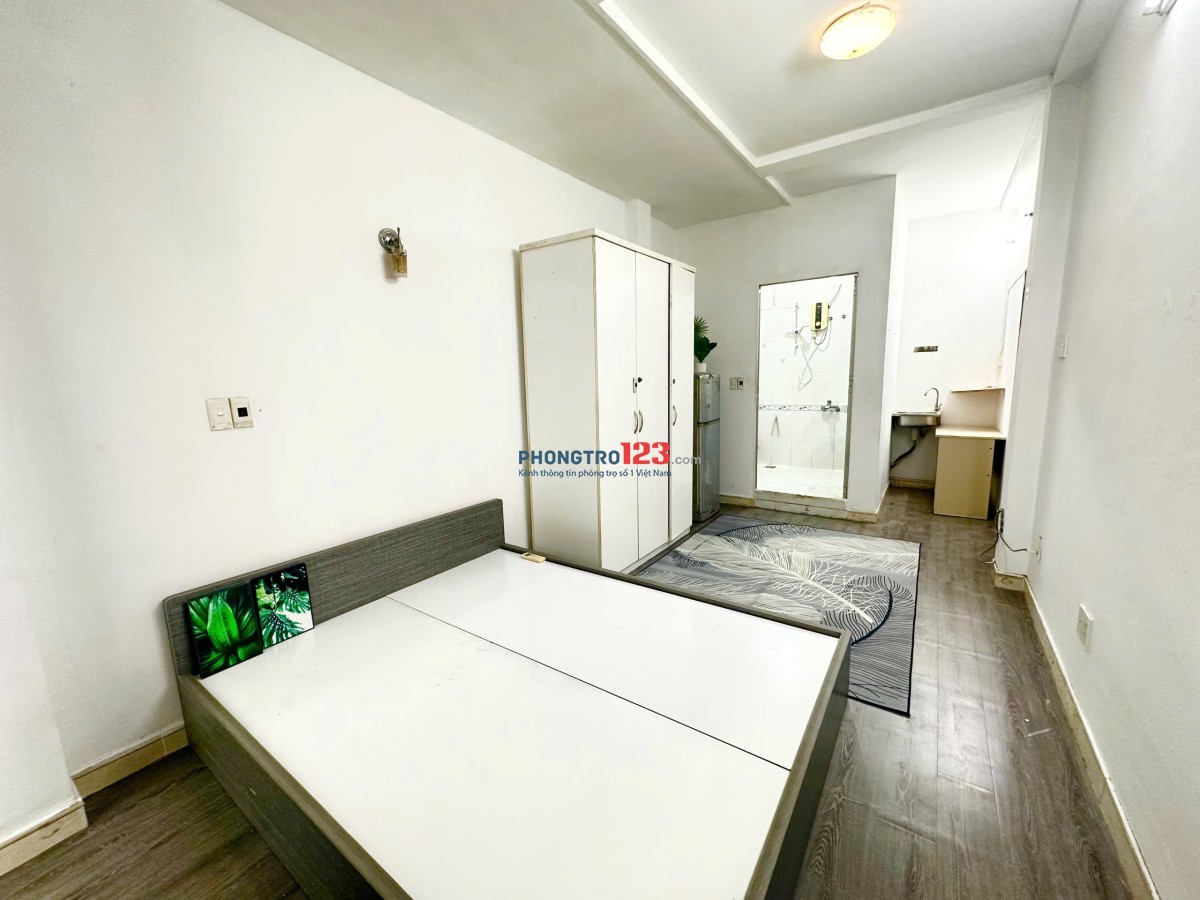 CHO THUÊ PHÒNG BAN CÔNG 22m2 , Full Nội THẤT - NGAY ĐƯỜNG BA THÁNG HAI Q10 - GẦN TOÀ NHÀ VIETTEL