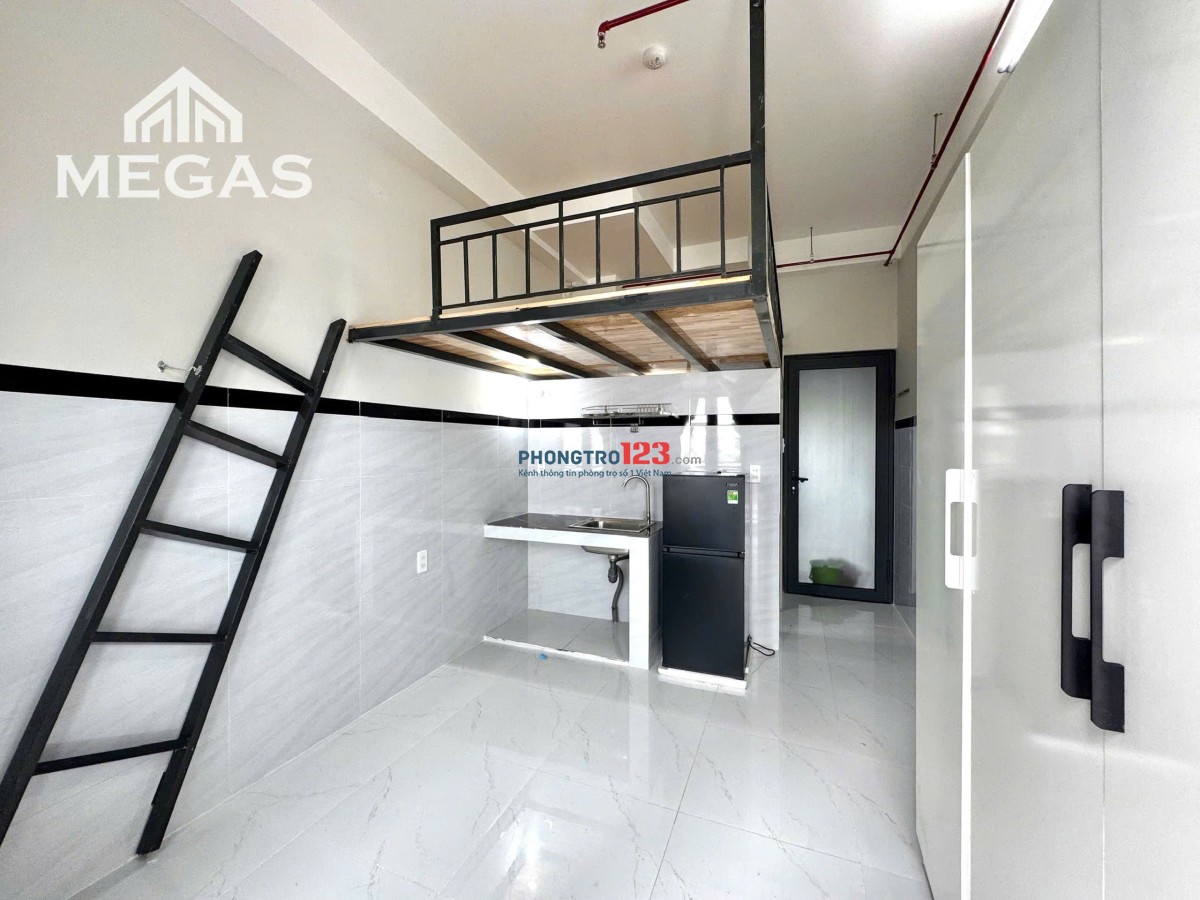 Mới xây chưa qua sử dụng ngay Tô Ký - full nt như hình ban công lớn