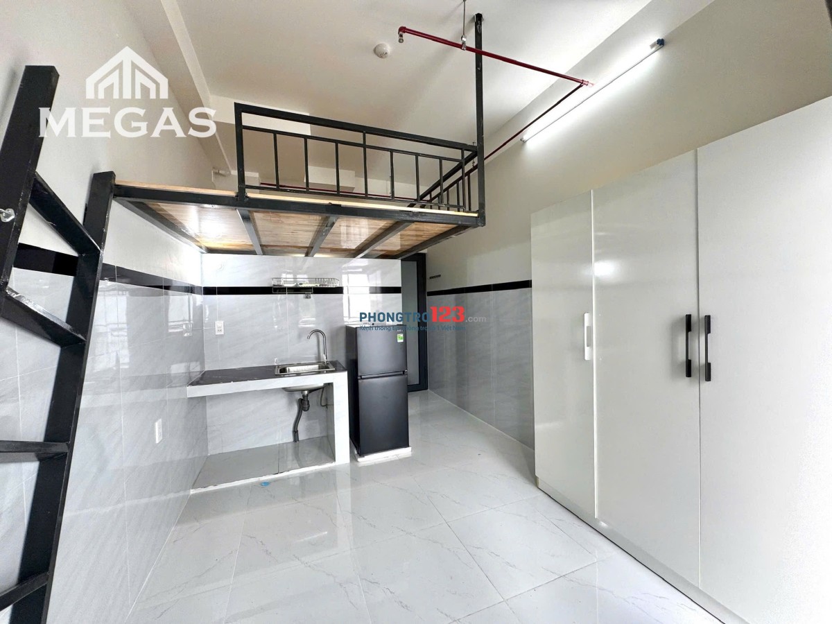 Mới xây chưa qua sử dụng ngay Tô Ký - full nt như hình ban công lớn