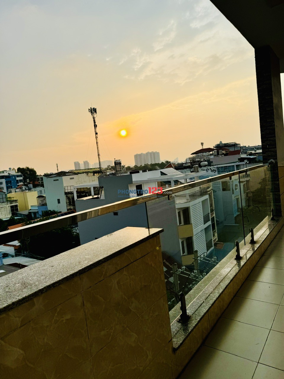 Xô Viết Nghệ Tĩnh đại học Hutech, GTVT, ngoại thương ban công thang máy