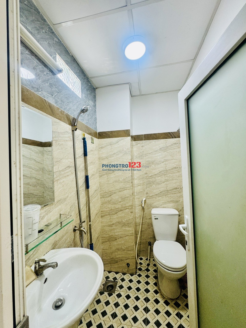 Xô Viết Nghệ Tĩnh đại học Hutech, GTVT, ngoại thương ban công thang máy