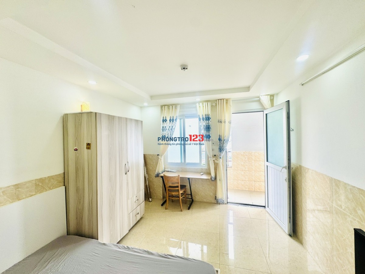 Xô Viết Nghệ Tĩnh đại học Hutech, GTVT, ngoại thương ban công thang máy