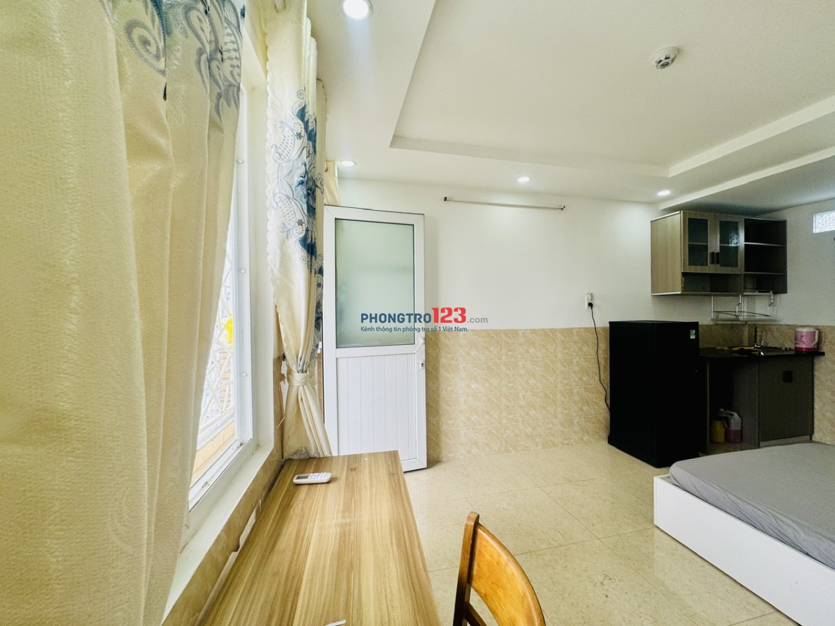 Xô Viết Nghệ Tĩnh đại học Hutech, GTVT, ngoại thương ban công thang máy