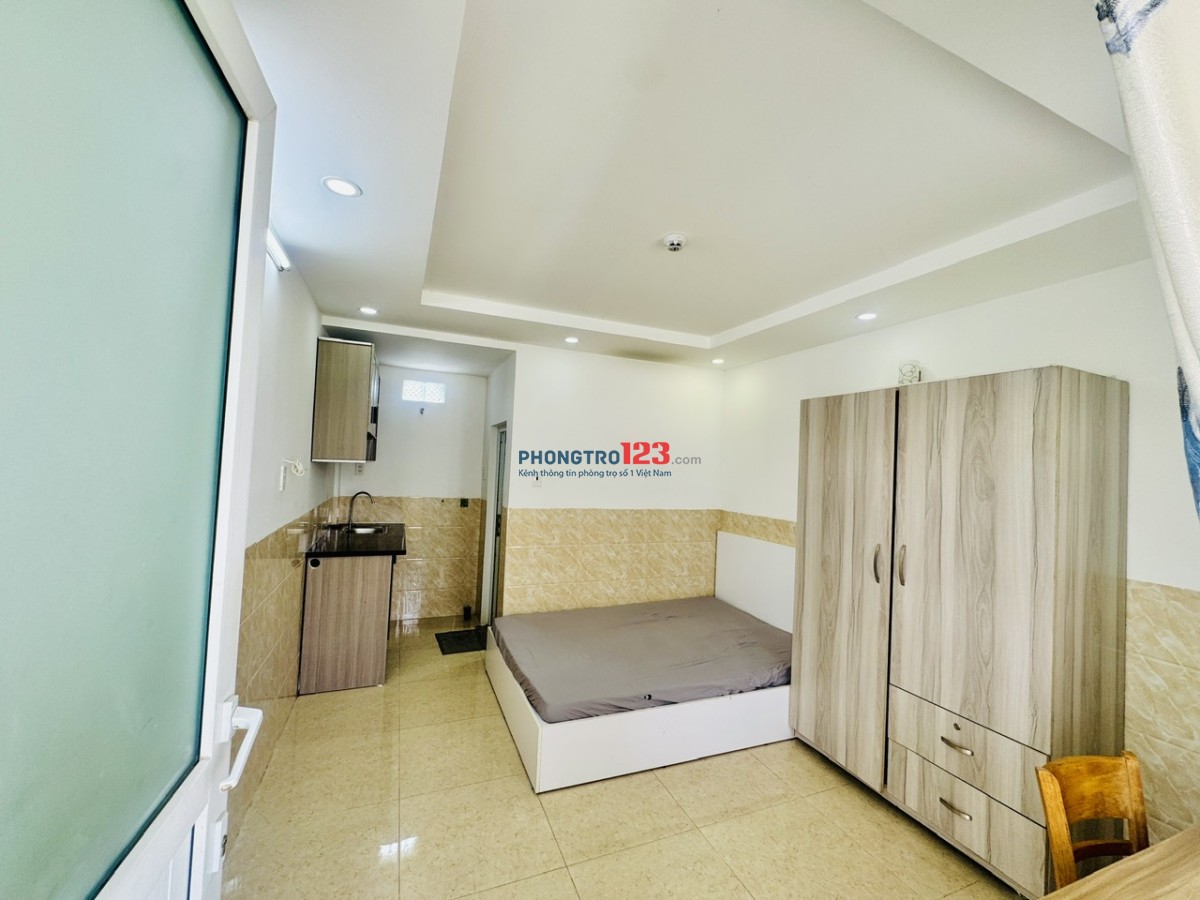 Xô Viết Nghệ Tĩnh đại học Hutech, GTVT, ngoại thương ban công thang máy