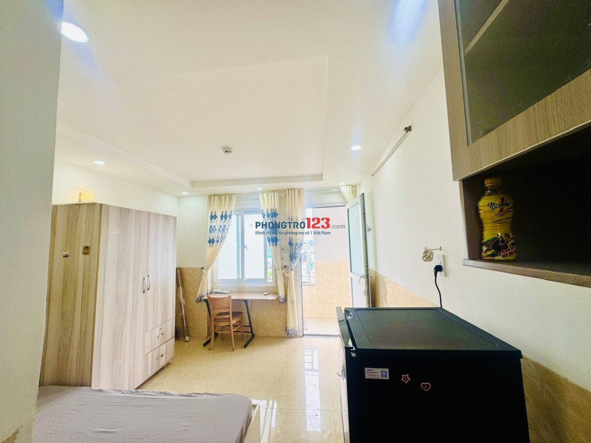 Xô Viết Nghệ Tĩnh đại học Hutech, GTVT, ngoại thương ban công thang máy