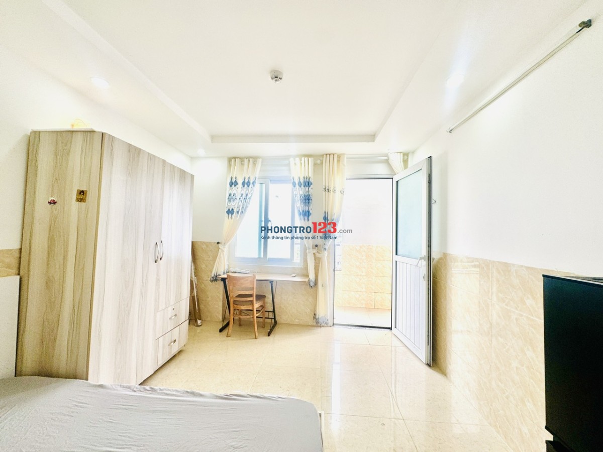 Xô Viết Nghệ Tĩnh đại học Hutech, GTVT, ngoại thương ban công thang máy