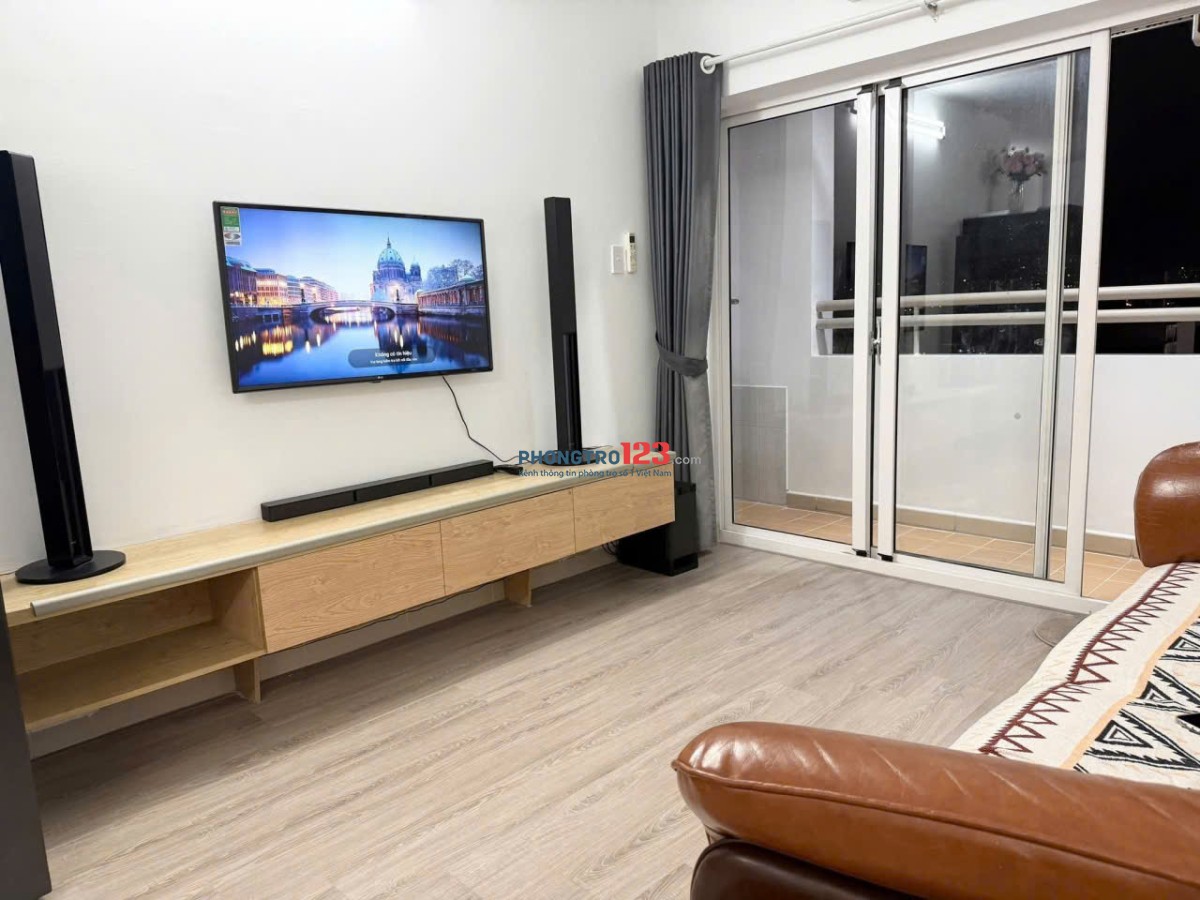 Căn hộ 79m2, 2p ngủ có nội thất C/c Babylon, Tân Phú - giá 12,5tr/th