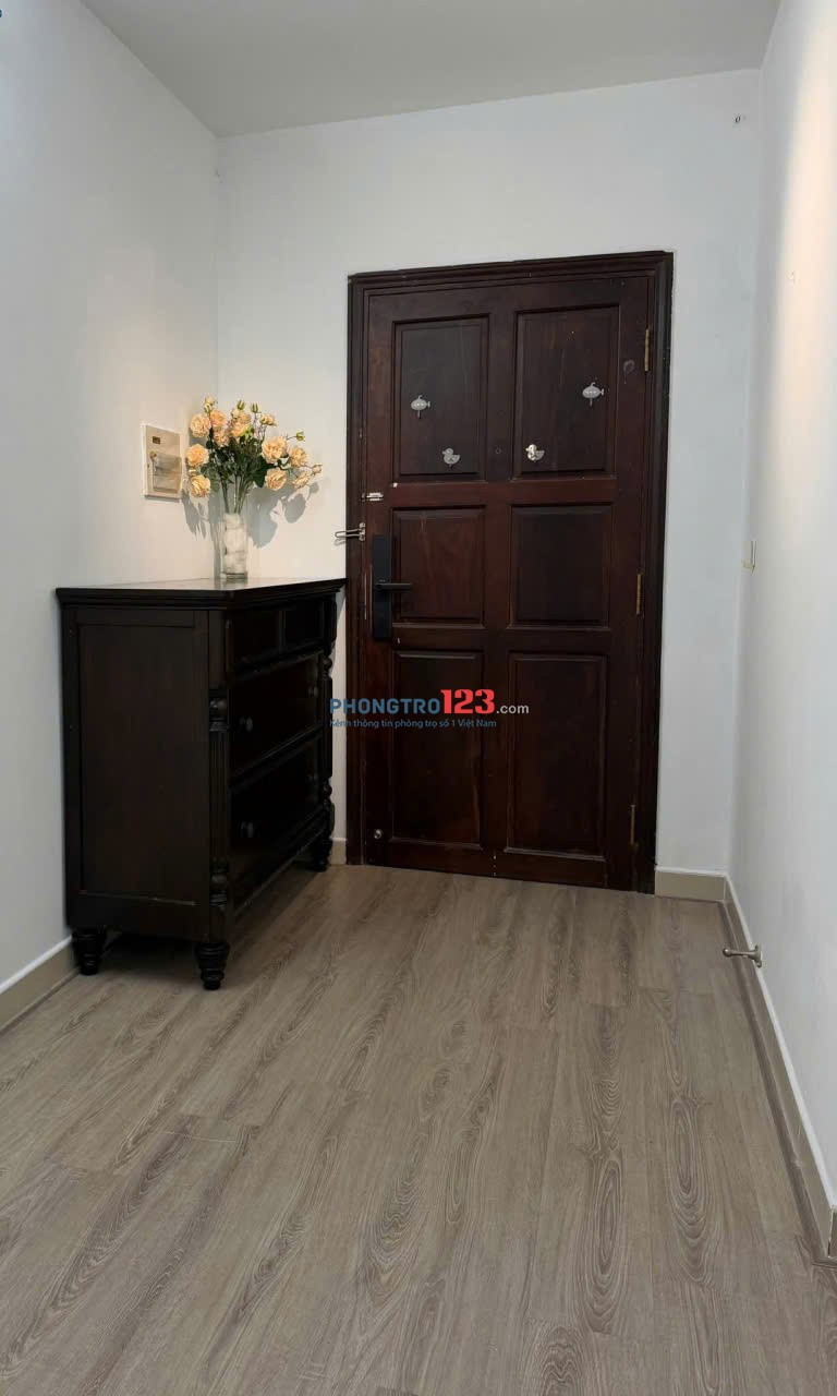 Căn hộ 79m2, 2p ngủ có nội thất C/c Babylon, Tân Phú - giá 12,5tr/th