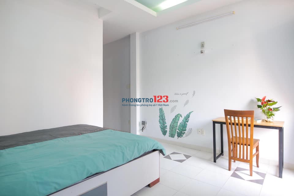 PHÒNG RỘNG 30M² CÓ BAN CÔNG – NGAY TÂN SƠN, TÂN BÌNH – GIÁ CHỈ 4TR5