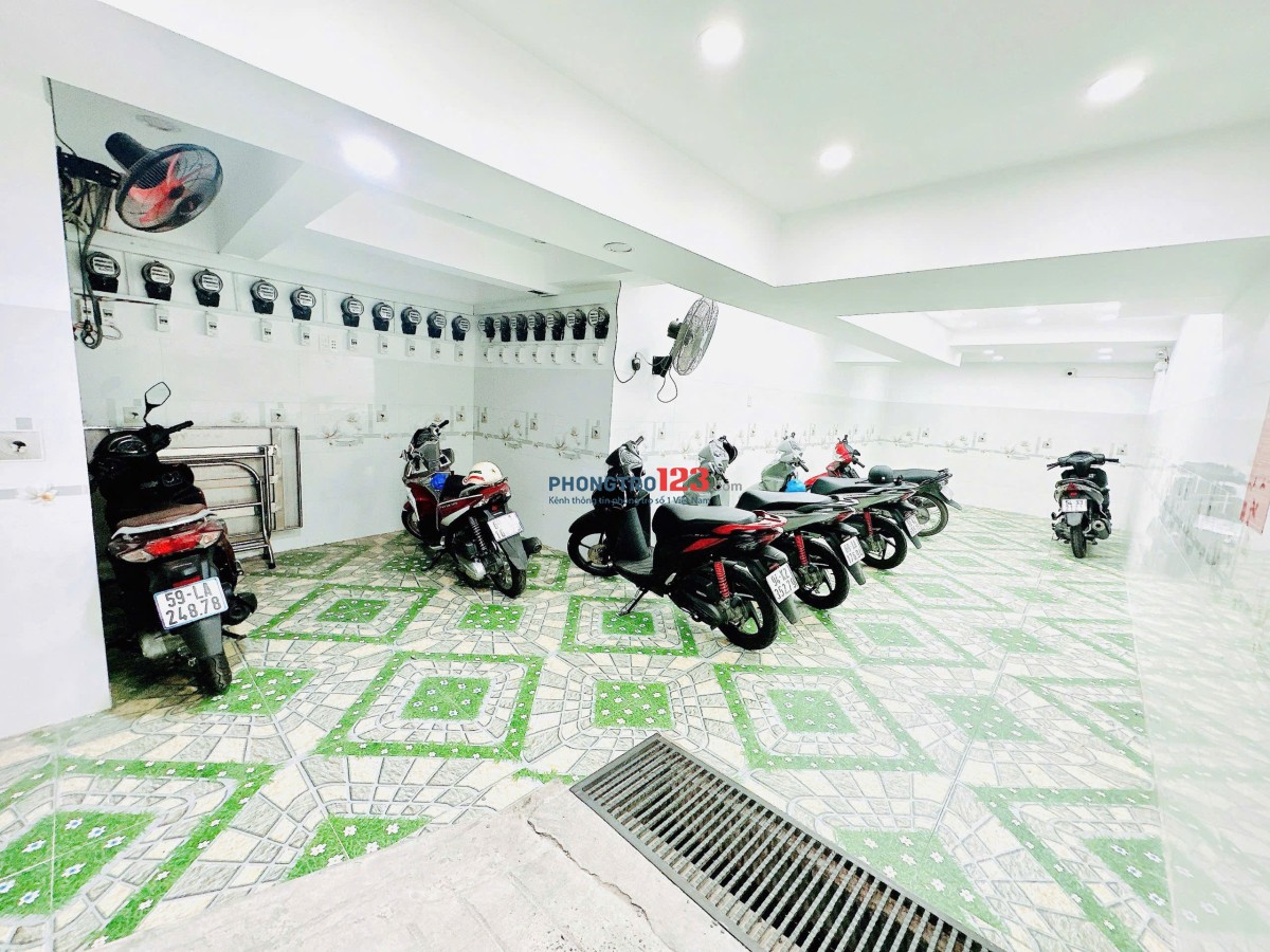 Cho thuê phòng Cao Cấp Có THang Máy, Mới Đẹp, Full nội thất Âu Dương Lân P3Q8