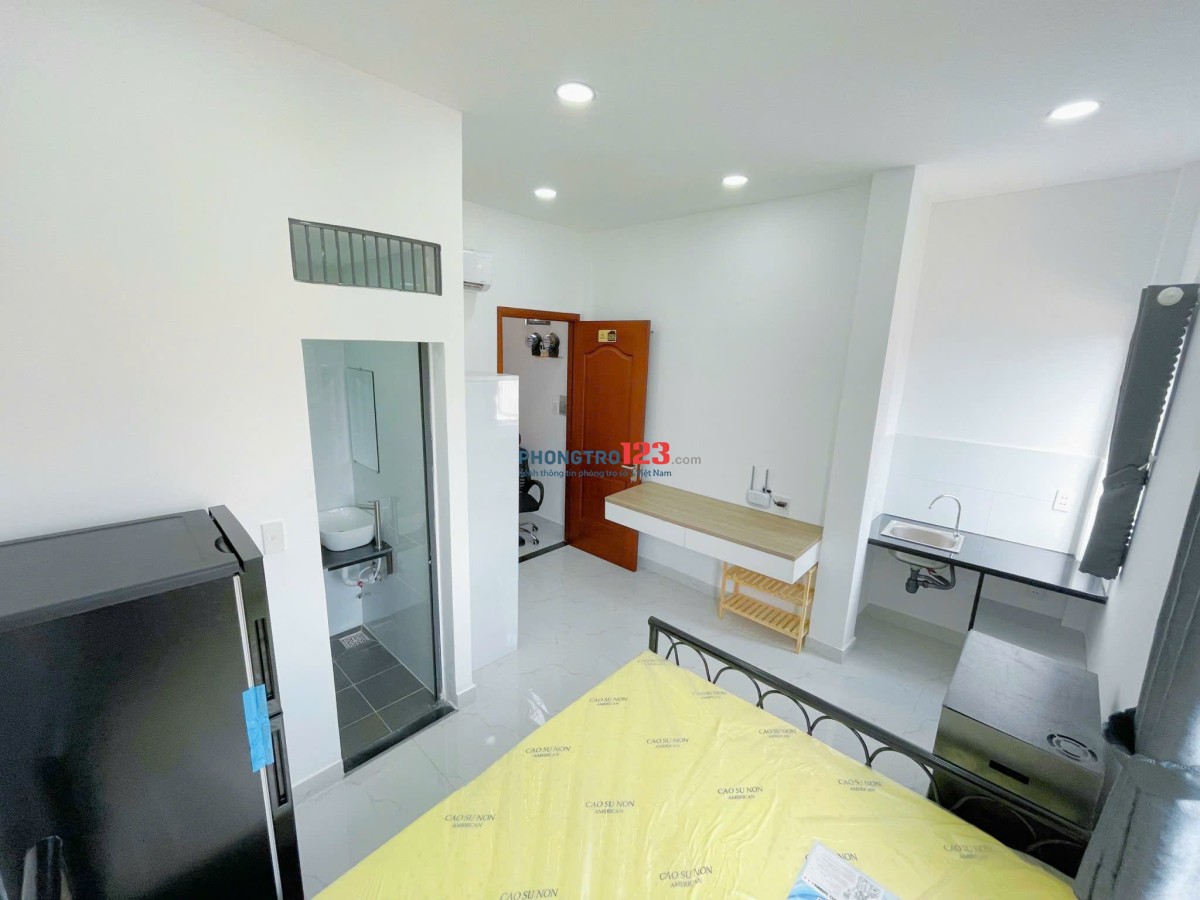 CHO THUÊ CHDV 40m2 FULL NỘI THẤT BAN CÔNG Ở ĐƯỜNG NGUYỄN GIA TRÍ Q. BÌNH THẠNH