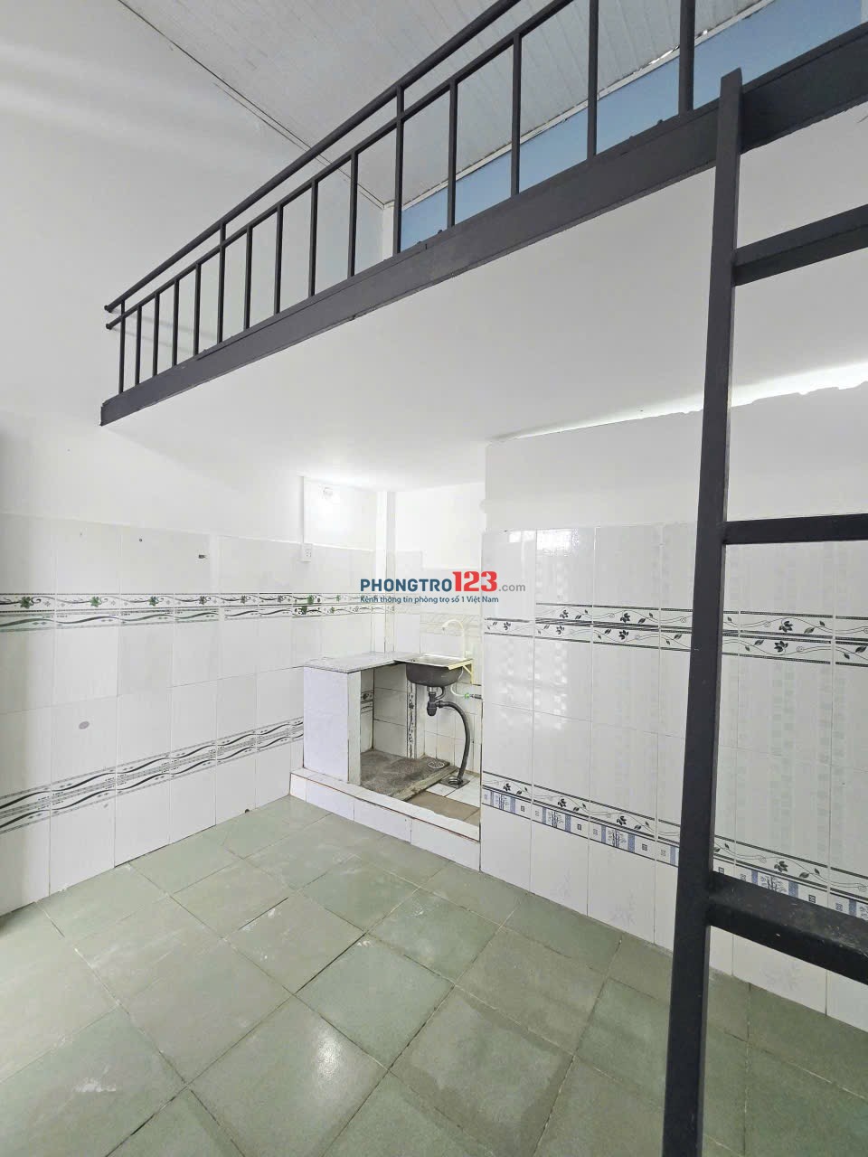 Gần khu công nghiệp thống nhất