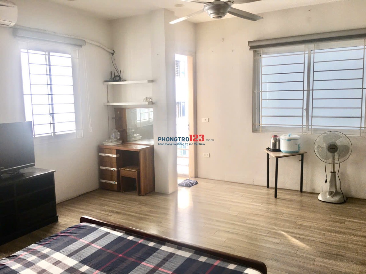 Căn hộ mini Lê Trọng Tấn, Phương Liệt, diện tích 32 mét, có ban công, cửa sổ thoáng, hướng Đông Nam