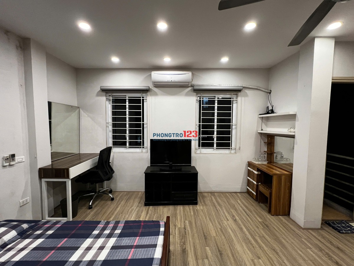 Căn hộ mini Lê Trọng Tấn, Phương Liệt, diện tích 32 mét, có ban công, cửa sổ thoáng, hướng Đông Nam