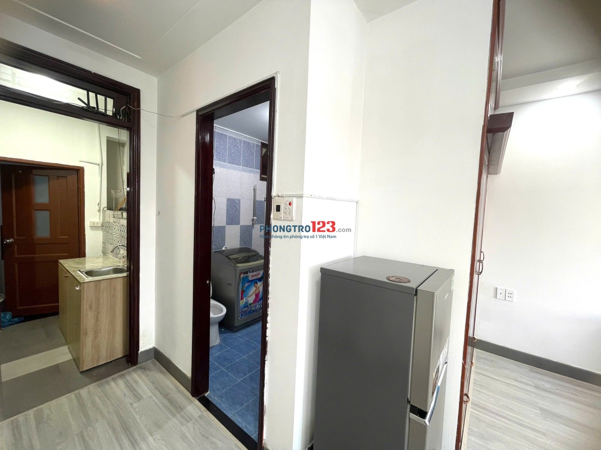 TRỌ BÌNH THẠNH GẦN NGÃ TƯ HÀNG XANH BAN CÔNG THOÁNG SÁNG MÁY GIẶT RIÊNG - BẠCH ĐẰNG BÌNH THẠNH