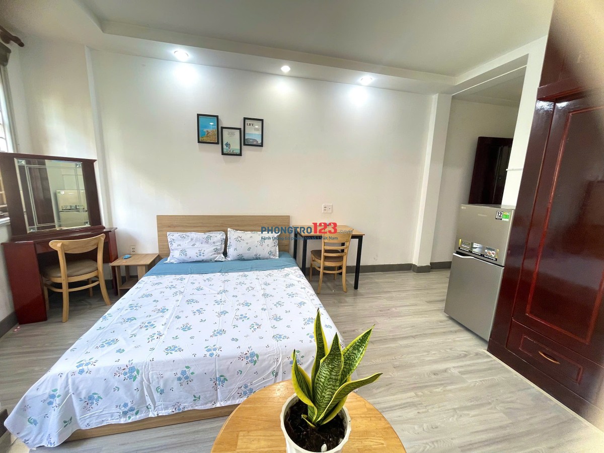 TRỌ BÌNH THẠNH GẦN NGÃ TƯ HÀNG XANH BAN CÔNG THOÁNG SÁNG MÁY GIẶT RIÊNG - BẠCH ĐẰNG BÌNH THẠNH