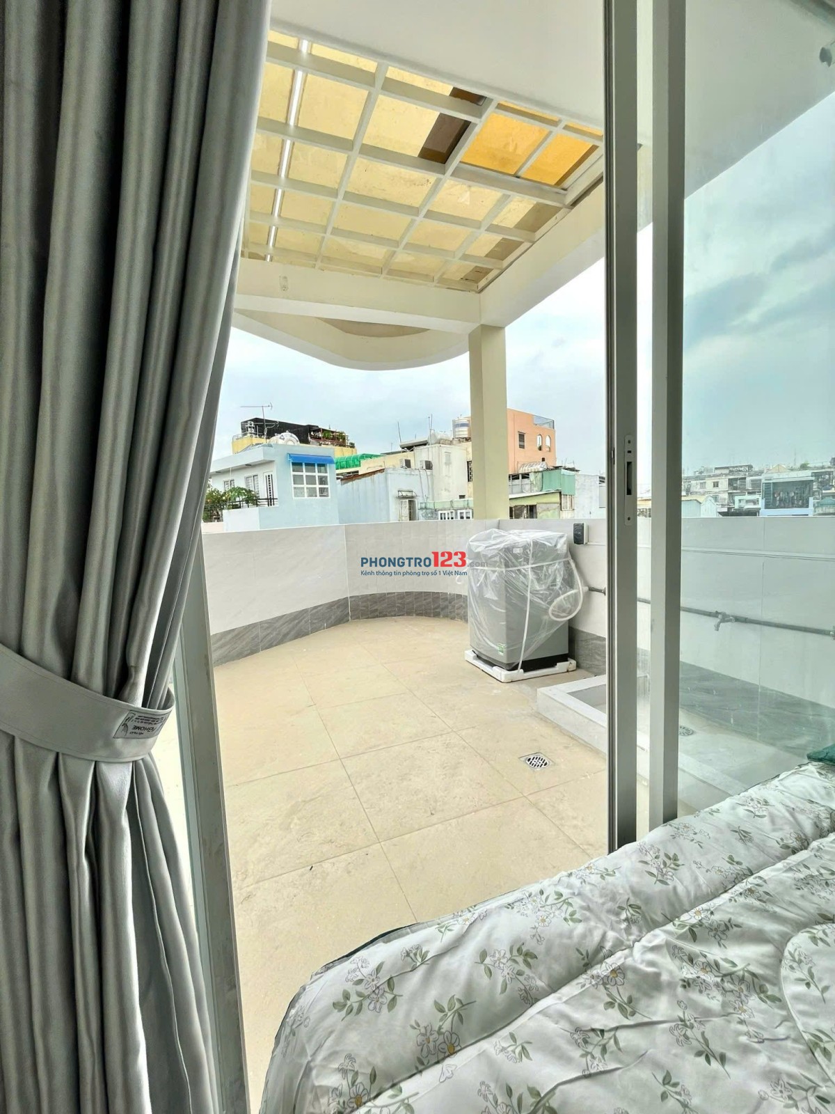 CHO THUÊ STUDIO BAN CÔNG LỚN GẦN QUẬN 10, trung tâm đi lại giữa các quận TB, Q3 Q5