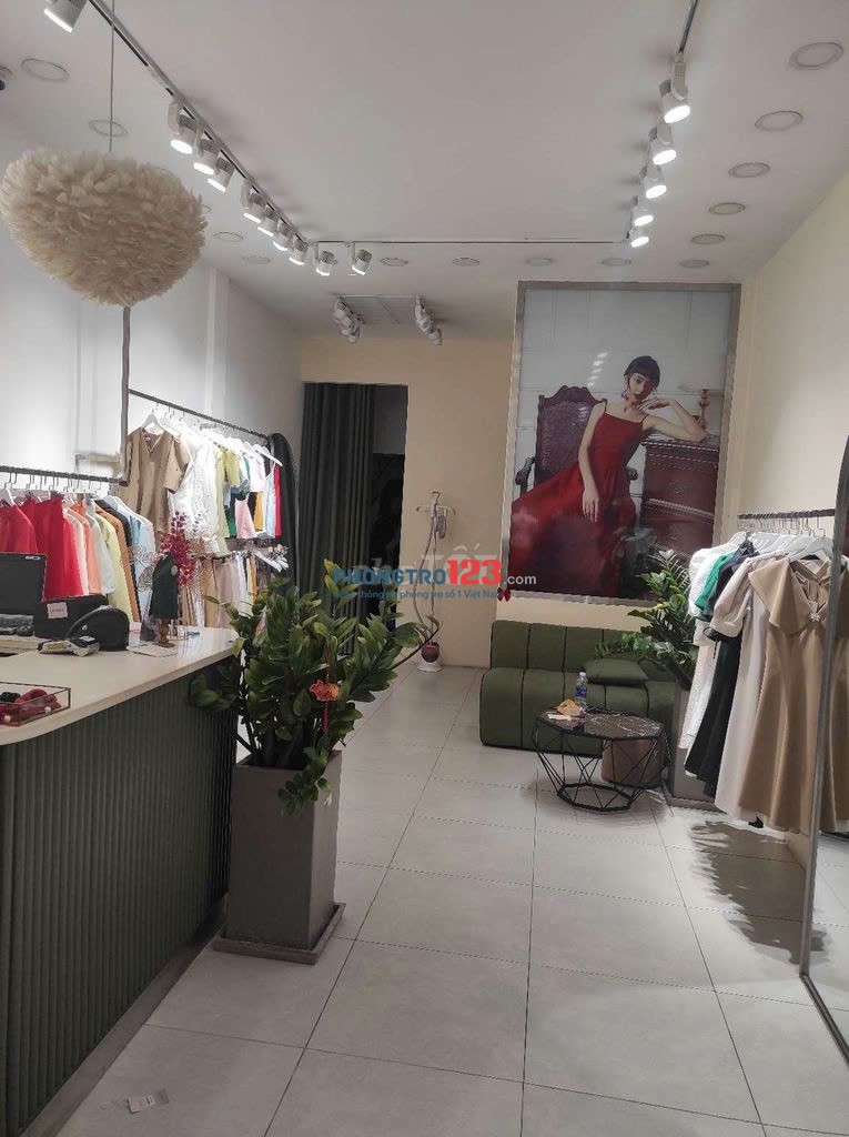 Cho thuê mặt bằng với diện tích 4x11m2 tại Nguyễn Đình Chiểu