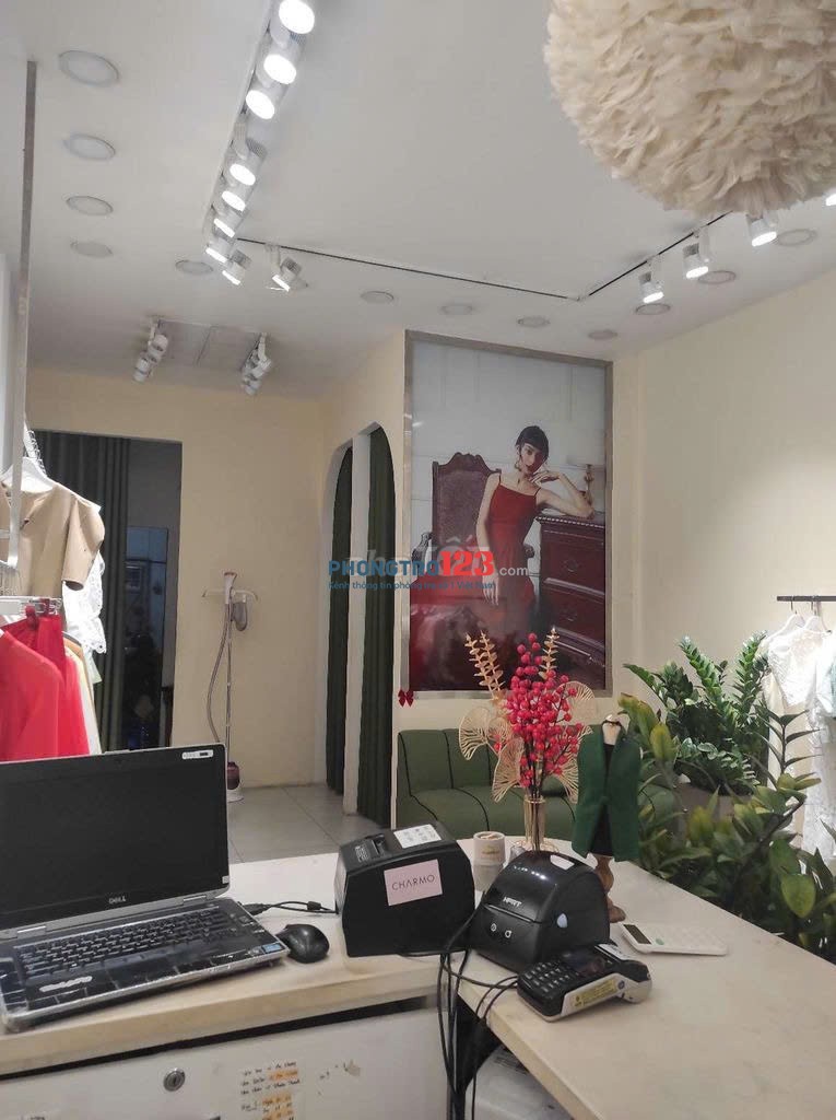 Cho thuê mặt bằng với diện tích 4x11m2 tại Nguyễn Đình Chiểu