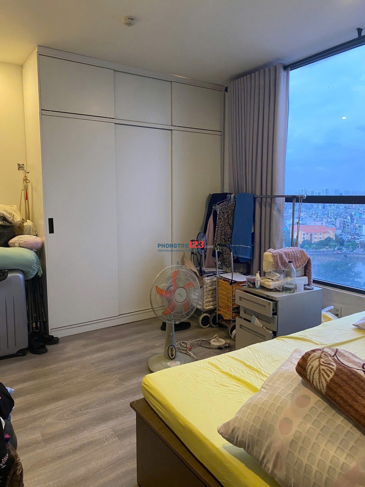 Chung cư Oriental, Âu Cơ, TP: 3p ngủ, 110m2, đầy đủ NT, 15tr/th, Căn góc.