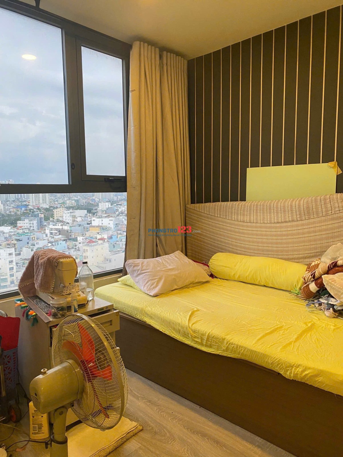 Chung cư Oriental, Âu Cơ, TP: 3p ngủ, 110m2, đầy đủ NT, 15tr/th, Căn góc.