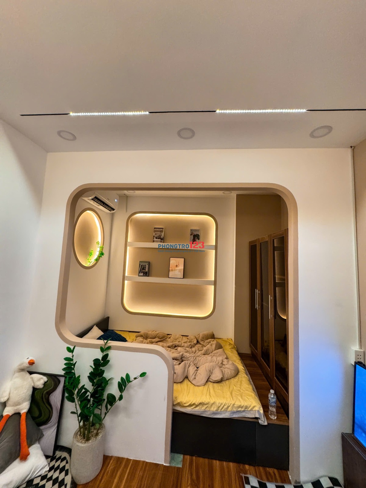 Cho thuê căn hộ 1 phòng ngủ – Full nội thất, cửa sổ trời giá chỉ từ 5tr – Gần Etown Cộng Hoà, K300