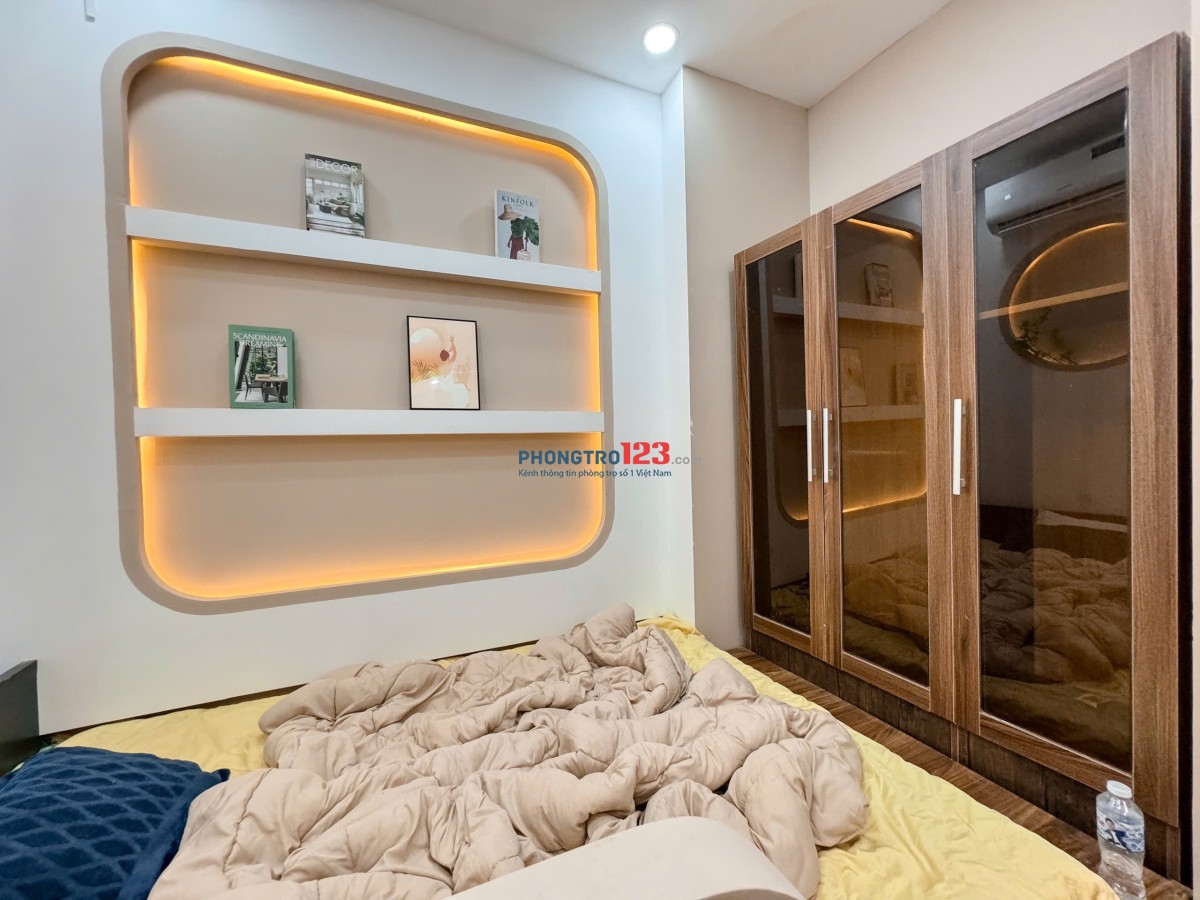 Cho thuê căn hộ 1 phòng ngủ – Full nội thất, cửa sổ trời giá chỉ từ 5tr – Gần Etown Cộng Hoà, K300